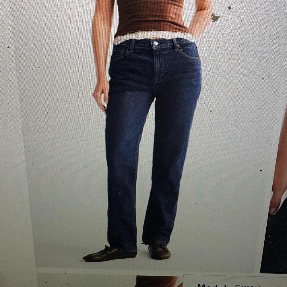 Abercrombie & Fitch Mid Rise 90’s Straight Jean